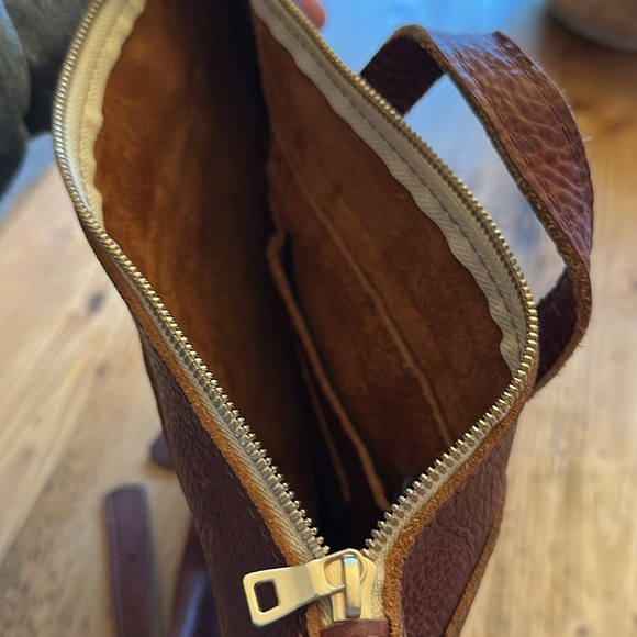 Portland Leather Nutmeg Classic Tote Bacpackpack - Picture 6 of 6